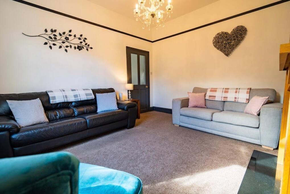 Spacious Town House Литам Сент Аннс Екстериор снимка